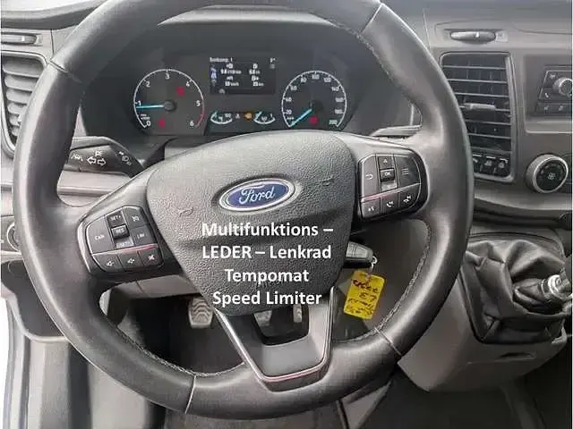 Używany Ford Transit Trend 131 KM (96 kW) 2022 Biały Minivan