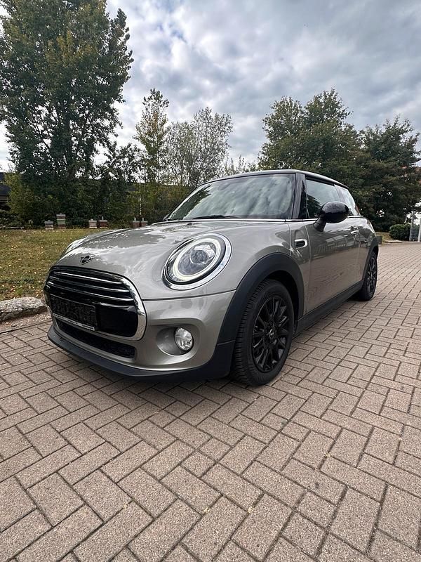 Grau Gebraucht 2019 Mini Cooper Kleinwagen | 14.999 € (Fairer Preis) - Bild 1/4
