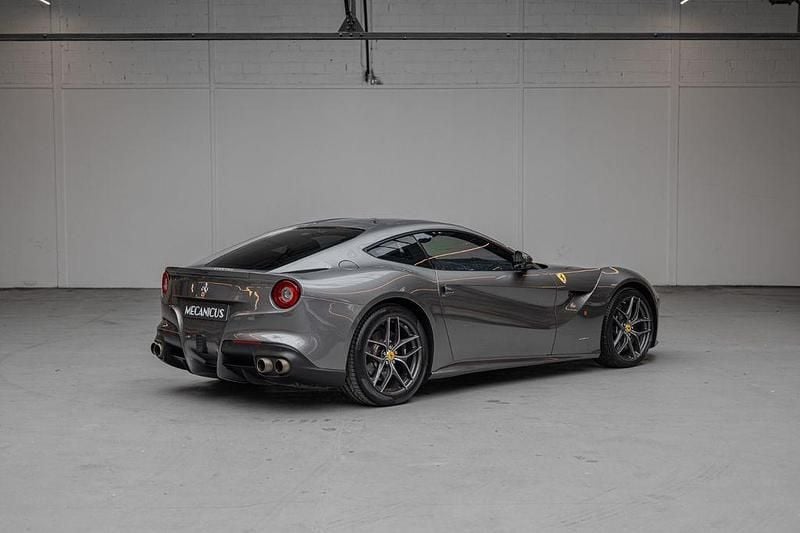 Gebraucht Ferrari F12 741 PS (545 kW) 2014 Grau Coupé