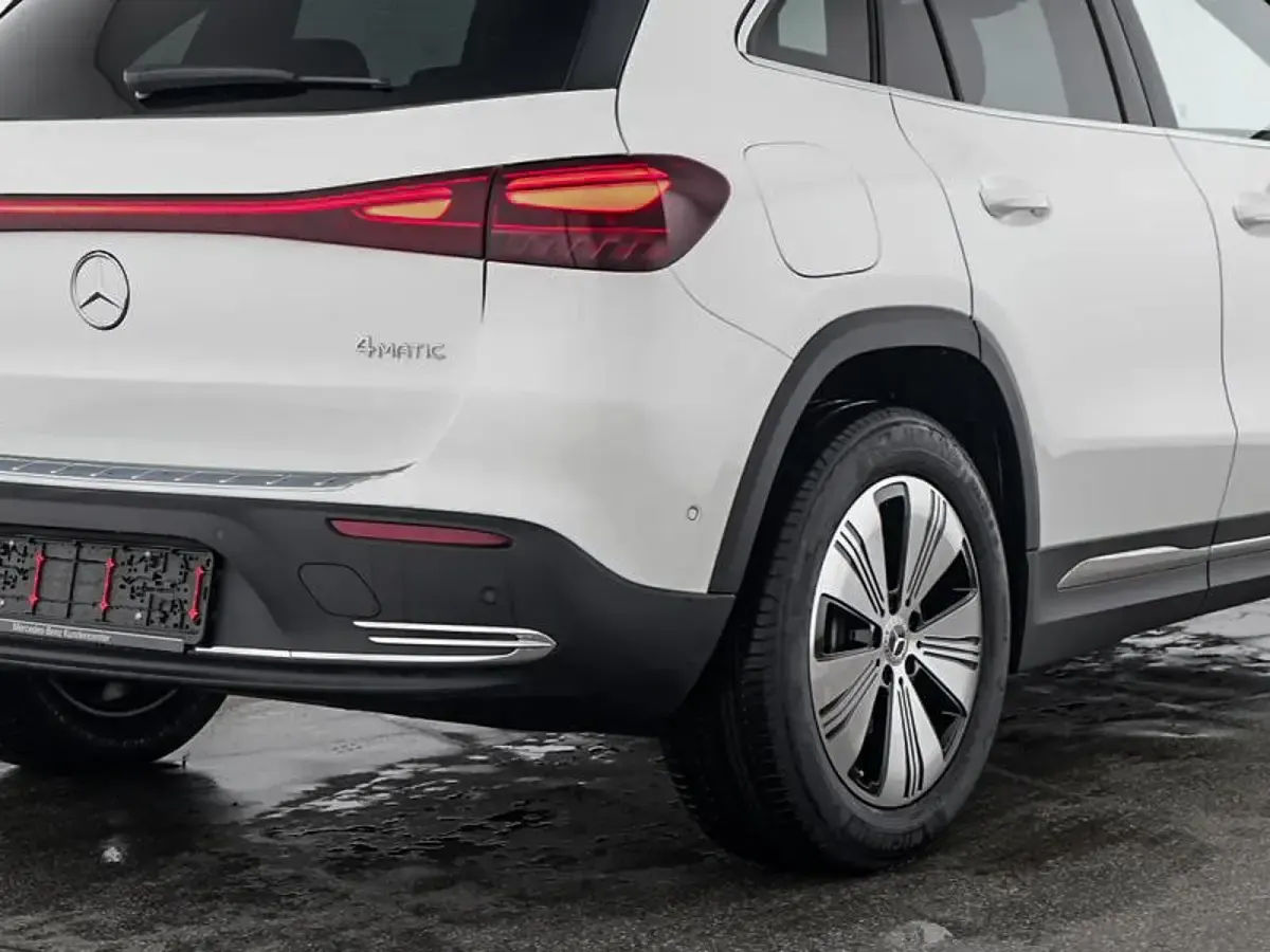 Używany Mercedes EQA350 Progressive 214 kW (292 KM) 2025 Biały SUV
