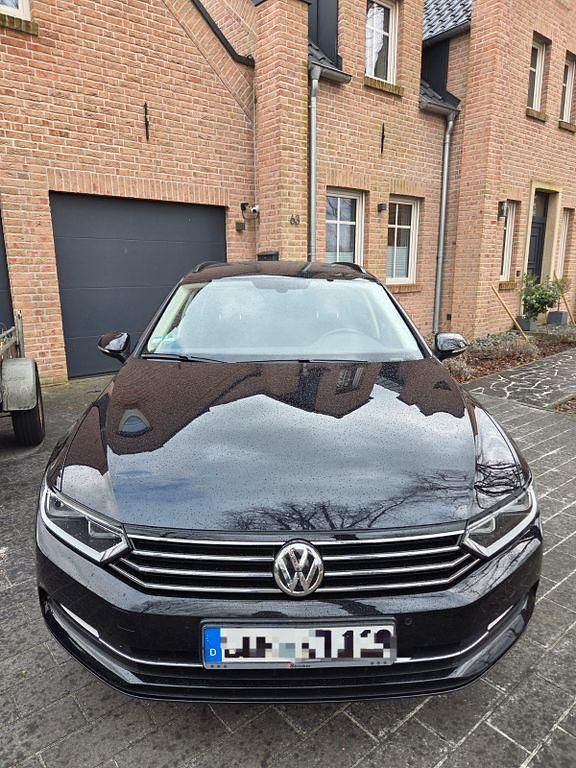 Gebraucht VW Passat Comfortline 150 PS (110 kW) 2018 Schwarz Kombi