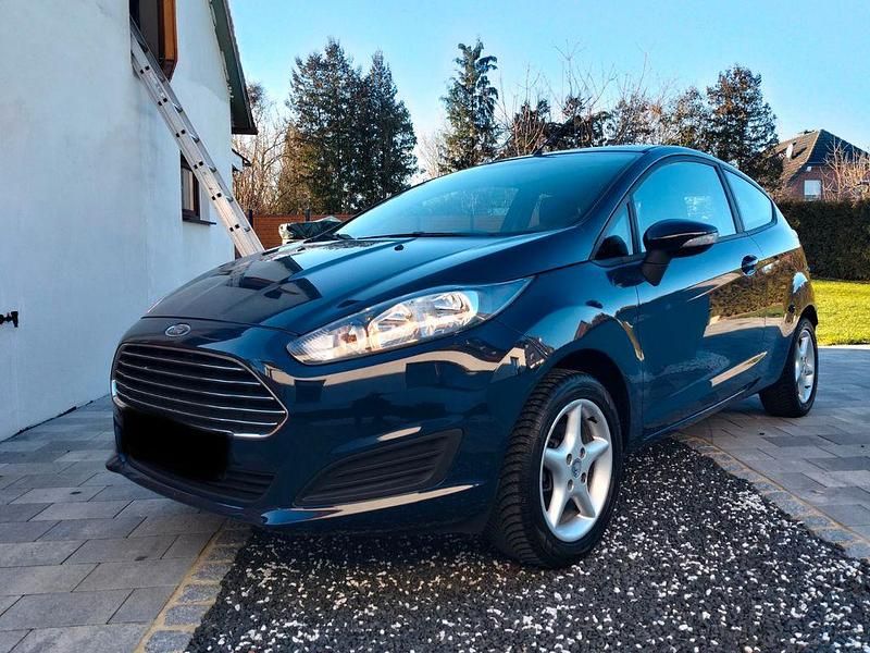 Blau Gebraucht 2014 Ford Fiesta Trend Kleinwagen | 6.200 € (Fairer Preis) - Bild 1/4