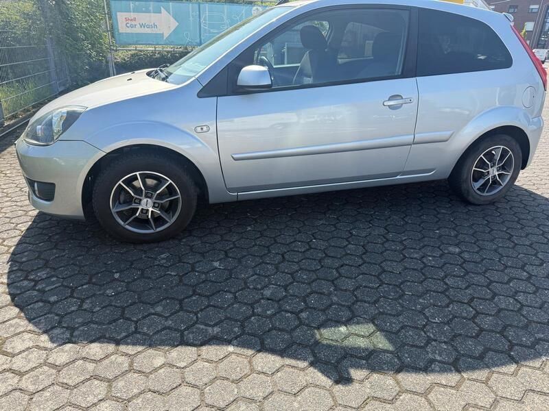 Silber Gebraucht 2008 Ford Fiesta ST-Line Kleinwagen | 2.000 € (Guter Preis) - Bild 1/4