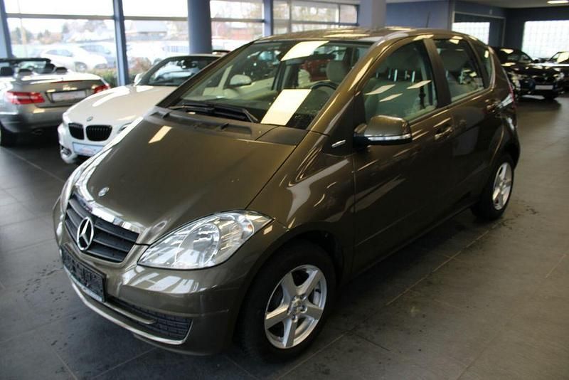 Gebraucht Mercedes A160 95 PS (69 kW) 2012 Braun Limousine