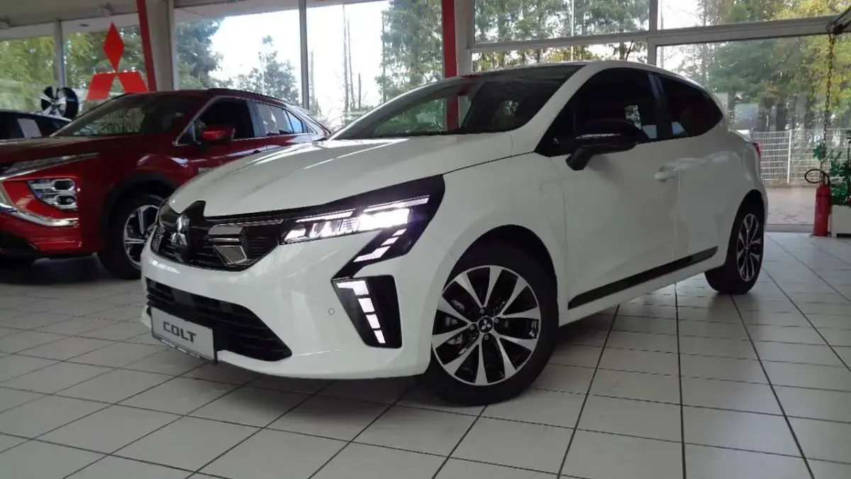 Neu Mitsubishi Colt Plus 91 PS (66 kW) 2025 Antarktisweiß Kleinwagen