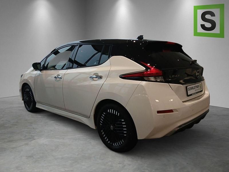 Gebraucht Nissan Leaf Tekna 110 kW (150 PS) 2023 Weiß Kleinwagen