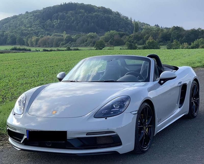 Grau Gebraucht 2019 Porsche 718 Boxster Cabrio | 70.499 € (Etwas zu teuer) - Bild 1/4