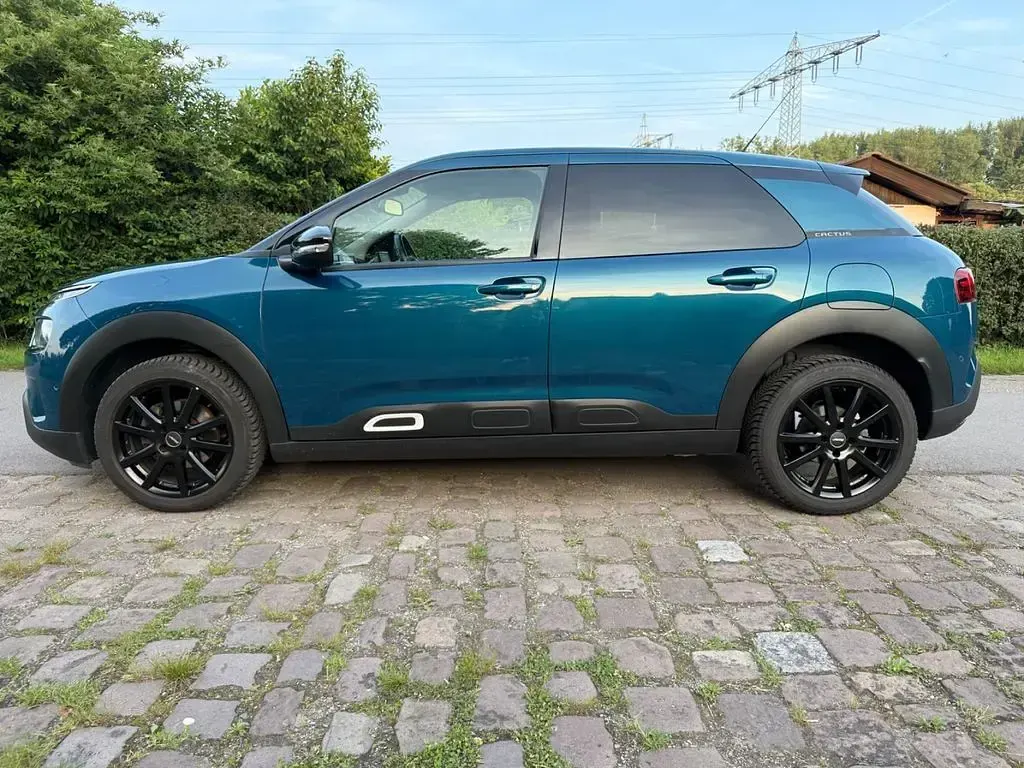 Gebraucht Citroën C4 Shine 131 PS (96 kW) 2018 Blau Limousine