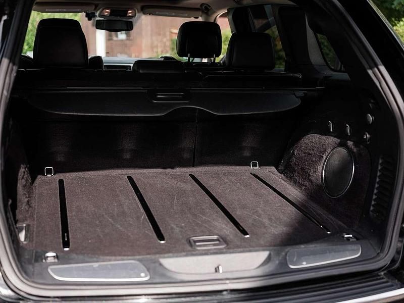 Gebraucht Jeep Grand Cherokee Overland 286 PS (210 kW) 2011 Schwarz SUV