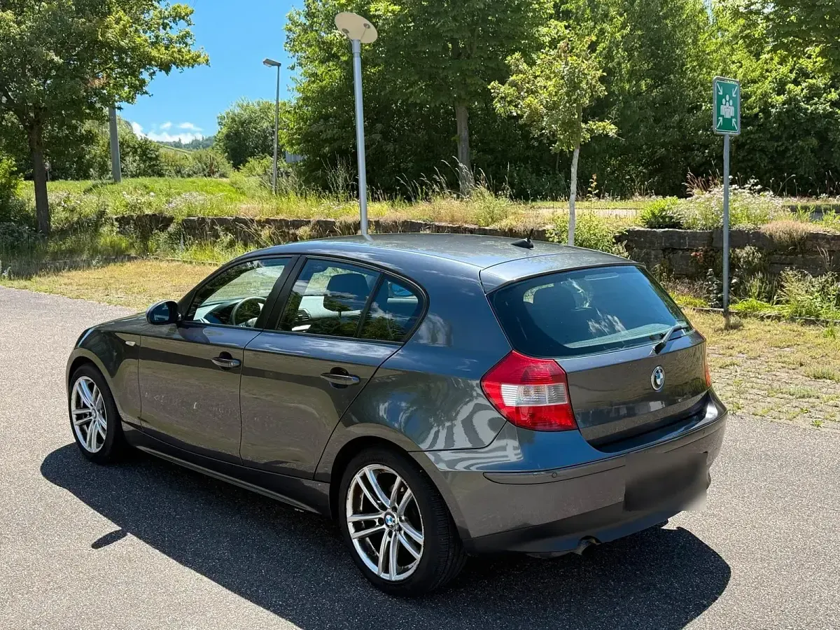 Gebraucht BMW 116 122 PS (89 kW) 2006 Grau Kleinwagen