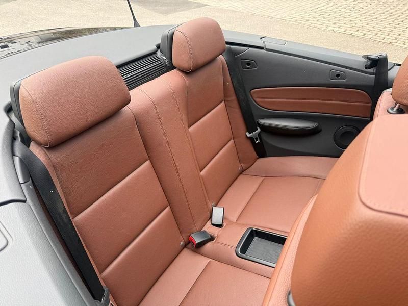 Gebraucht BMW 120 Cabriolet 177 PS (130 kW) 2013 Schwarz Cabrio