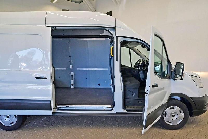 Gebraucht Ford Transit Trend 131 PS (96 kW) 2024 Weiß Limousine