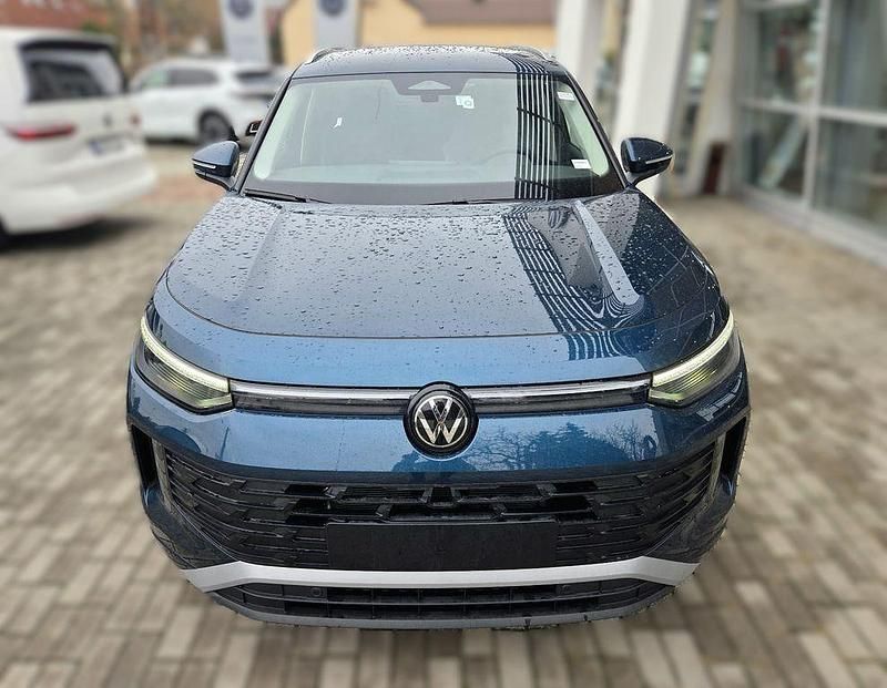 Neu VW Tayron 150 PS (110 kW) 2026 Blau SUV