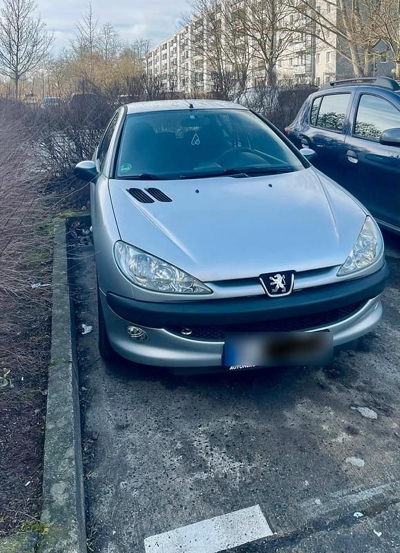 Gebraucht Peugeot 206 75 PS (55 kW) 2004 Silber Kleinwagen