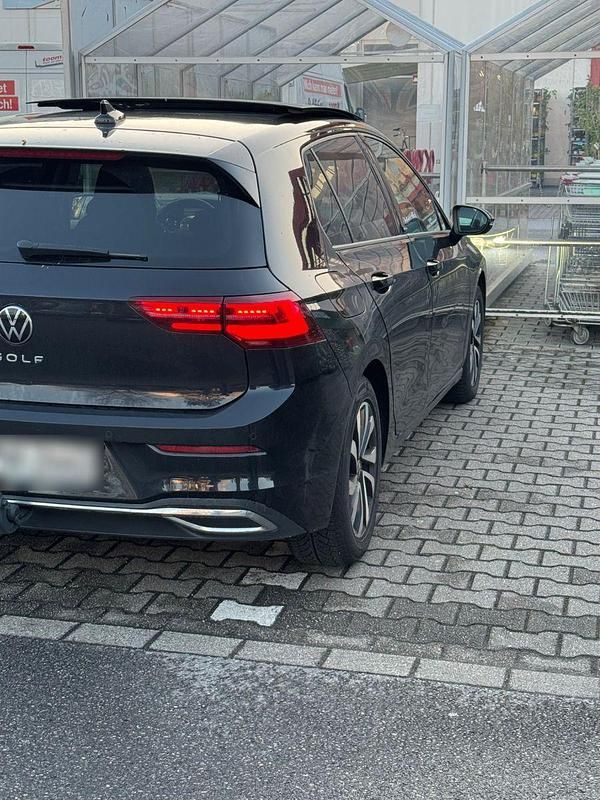 Gebraucht VW Golf VIII Active 150 PS (110 kW) 2022 Limousine