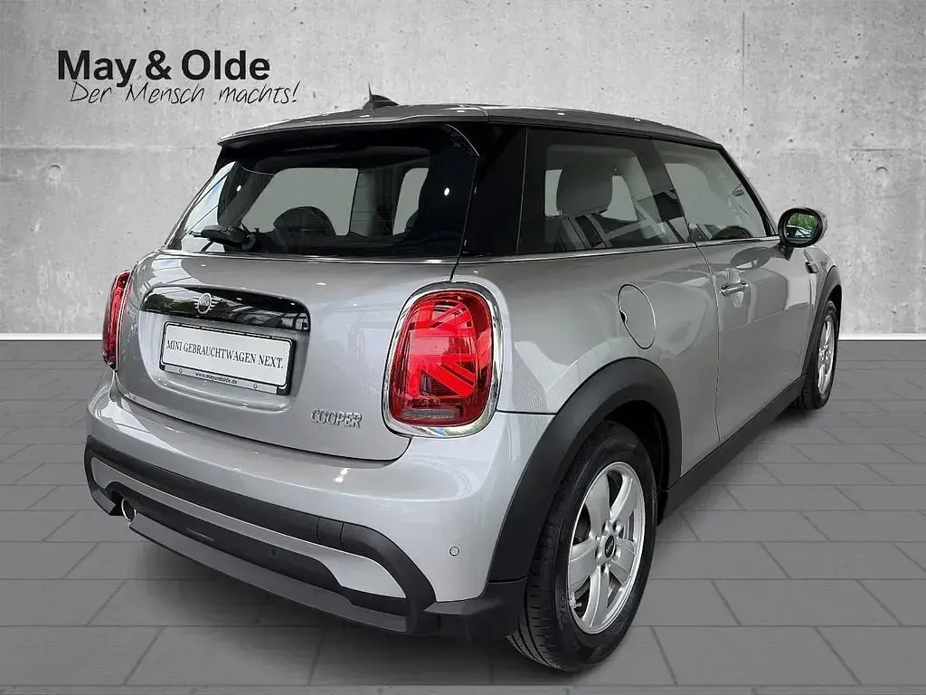 Gebraucht Mini Cooper Essential 136 PS (100 kW) 2023 Silber Kleinwagen