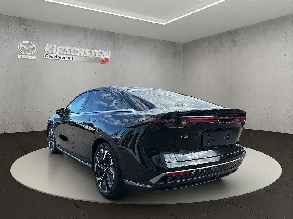 Neu Mazda 6e Takumi-Line 189 kW (258 PS) 2025 Jet black Limousine