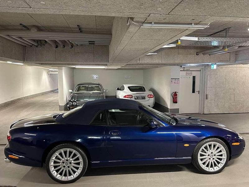 Używany Jaguar XK8 298 KM (219 kW) 2004 Niebieski Kabriolet
