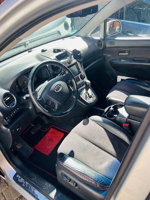 Gebraucht Kia Carens 140 PS (102 kW) 2007 Silber Van / Kleinbus