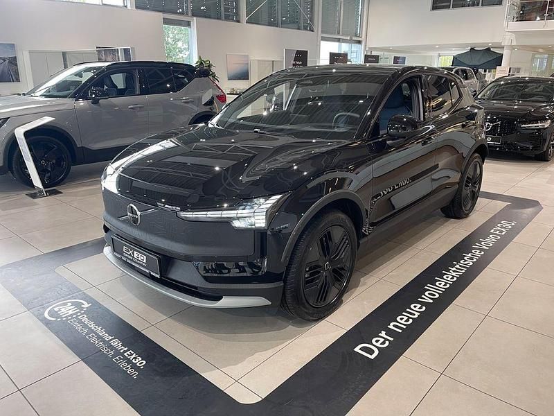 Schwarz Gebraucht 2025 Volvo EX30 CC Performance SUV | 43.500 € (Superpreis) - Bild 1/4