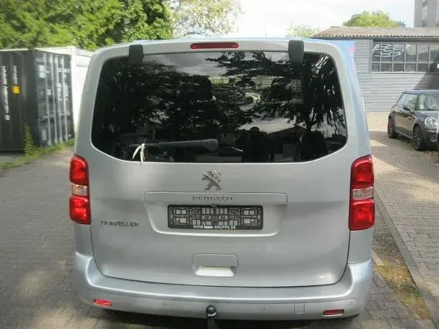 Gebraucht Peugeot Traveller Active 150 PS (110 kW) 2017 Silber Van / Kleinbus