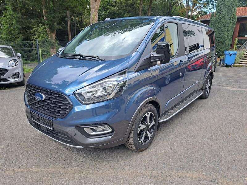 Chromablau metallic Gebraucht 2023 Ford Transit Custom Titanium Van / Kleinbus | 41.990 € (Fairer Preis) - Bild 1/4