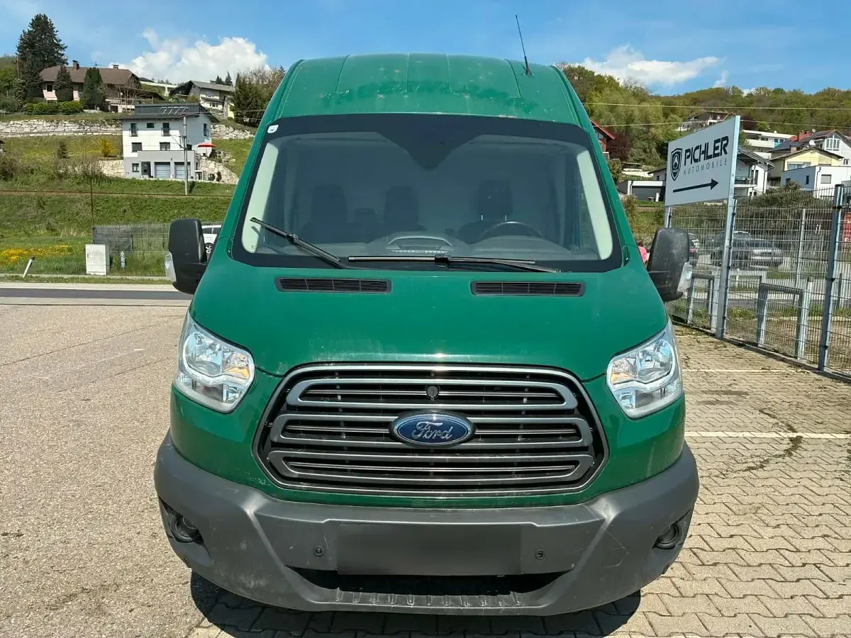 Gebraucht Ford Transit 170 PS (125 kW) 2018 Grün Van / Kleinbus