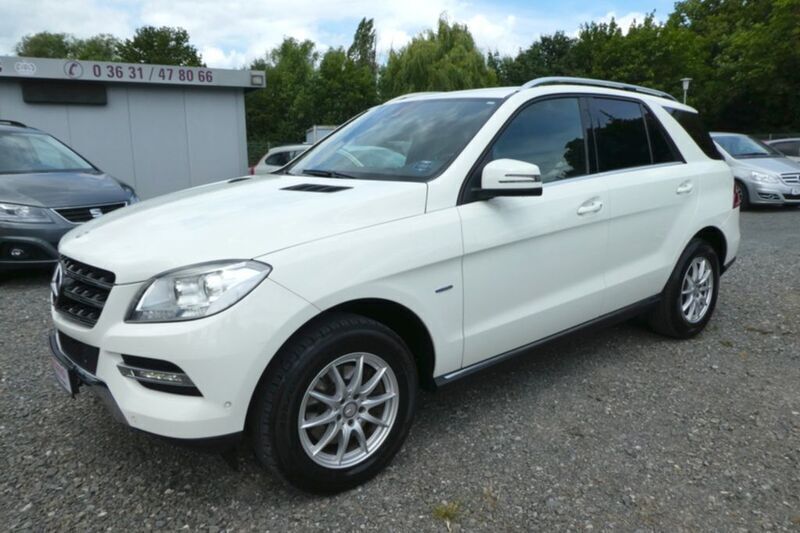 Weiß Gebraucht 2012 Mercedes ML250 SUV | 15.990 € (Guter Preis) - Bild 1/4