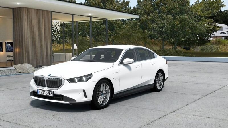 Alpinweiß uni Neu 2024 BMW 530e Sport Line Limousine | 49.670 € (Superpreis) - Bild 1/4