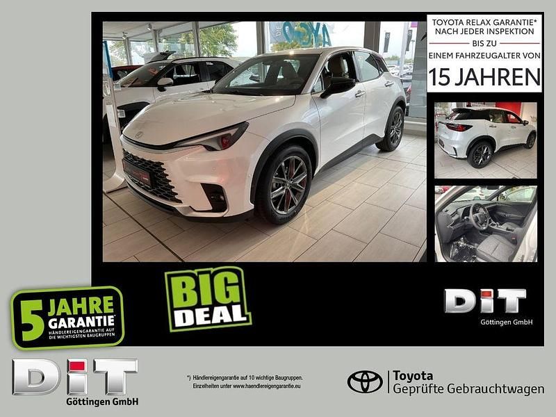 Titaniumweiß metallic Gebraucht 2024 Lexus LBX SUV | 36.990 € (Etwas zu teuer) - Bild 1/4