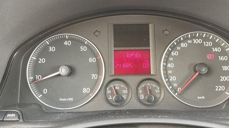 Silber Gebraucht 2004 VW Golf V Limousine | 1.400 € (Fairer Preis) - Bild 1/4