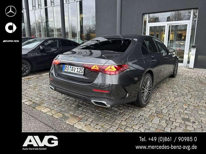 Gebraucht Mercedes E220 AMG 197 PS (144 kW) 2025 Grau Limousine