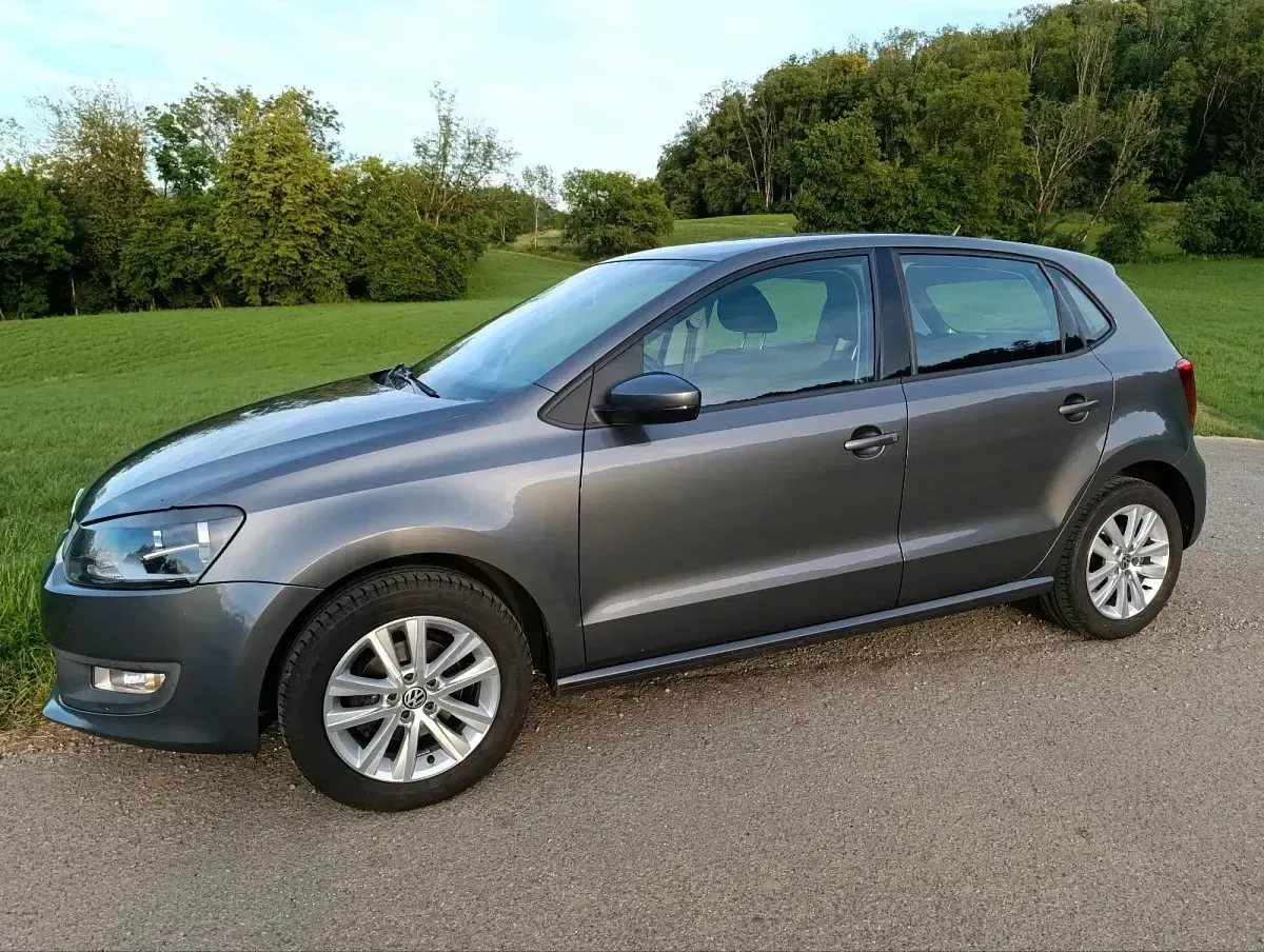Gebraucht VW Polo 90 PS (66 kW) 2010 Grau Kleinwagen