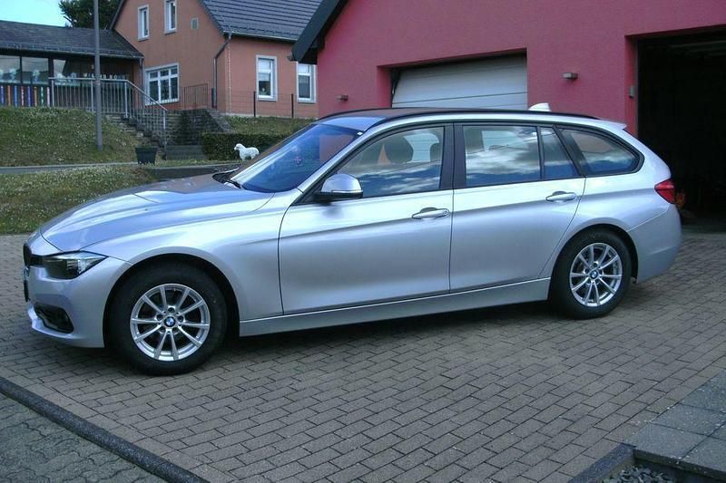 Gebraucht BMW 320 184 PS (135 kW) 2016 Silber Kombi