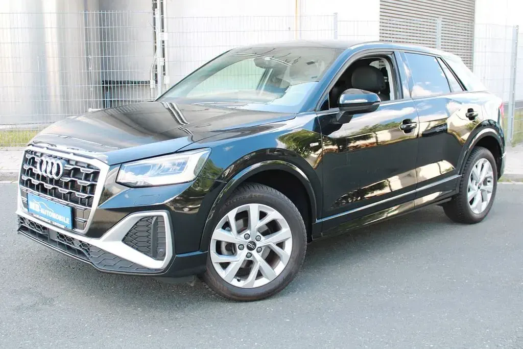 Gebraucht Audi Q2 S-Line 150 PS (110 kW) 2023 Schwarz SUV