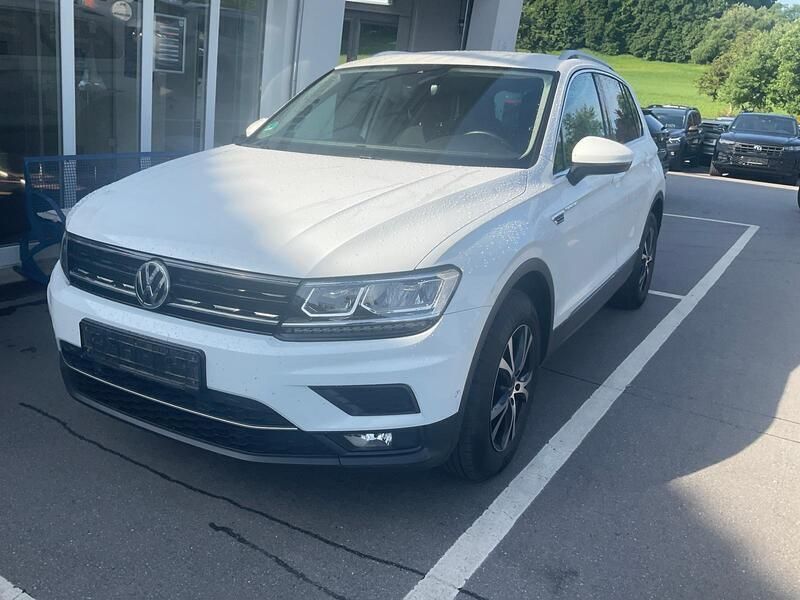 Pure white Gebraucht 2019 VW Tiguan Comfortline SUV | 23.475 € (Fairer Preis) - Bild 1/3