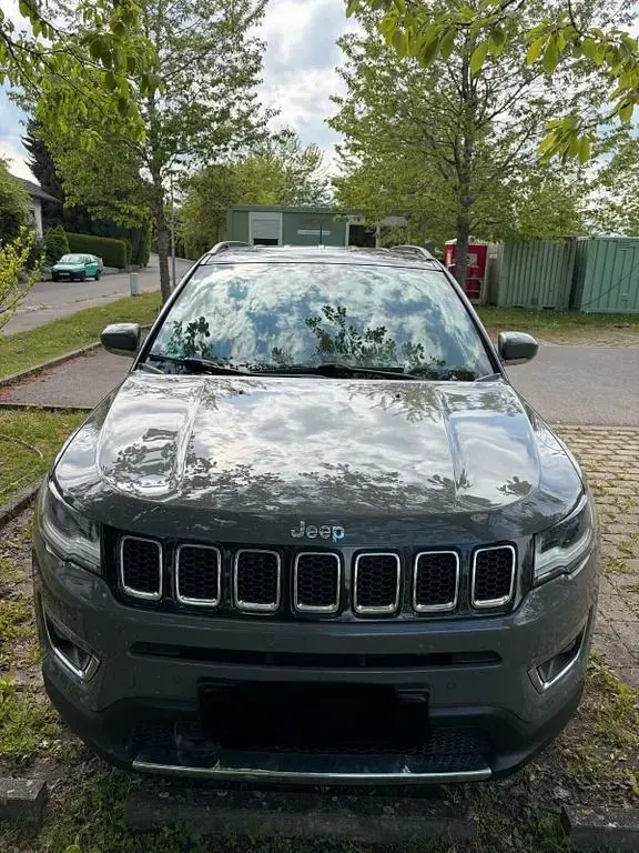 Used Jeep Compass Limited 150 HP (110 kW) 2021 Grey SUV