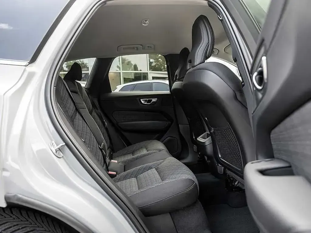 Gebraucht Volvo XC60 145 PS (106 kW) 2023 SUV