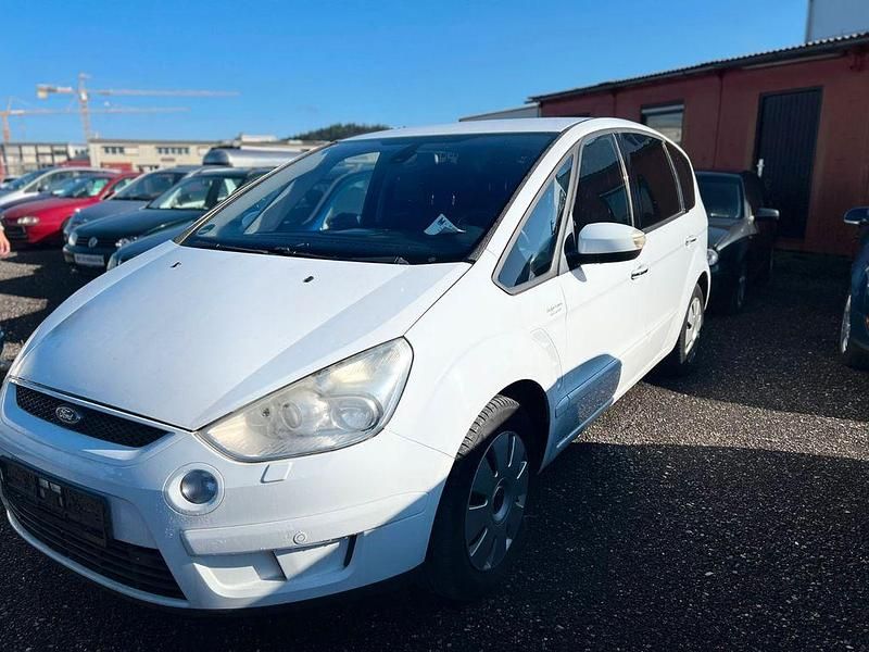 Weiß Gebraucht 2008 Ford S-MAX Titanium Van / Kleinbus | 2.900 € (Guter Preis) - Bild 1/4