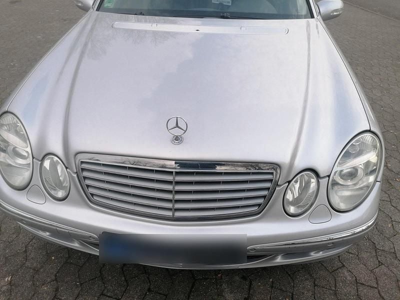Gebraucht Mercedes E320 Elegance 224 PS (164 kW) 2002 Silber Limousine