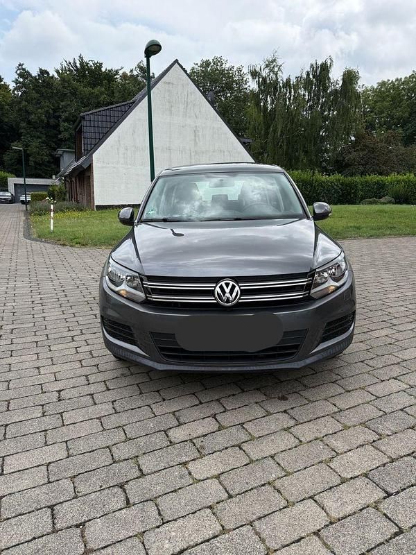 Grau Gebraucht 2014 VW Tiguan SUV | 10.400 € (Fairer Preis) - Bild 1/4