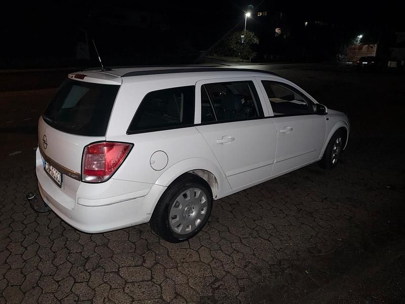 Gebraucht Opel Astra 110 PS (80 kW) 2007 Weiß Kombi