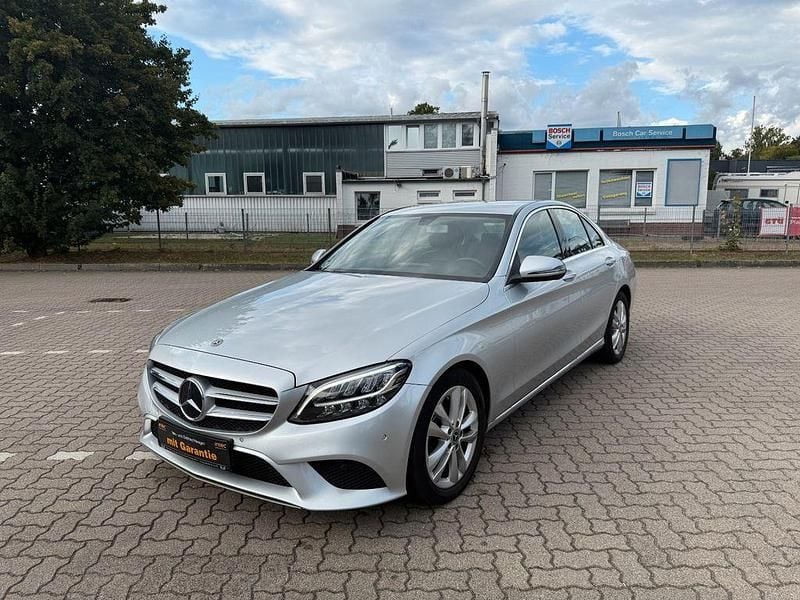 Iridiumsilber metalliclack Gebraucht 2019 Mercedes C220 AMG line Limousine | 22.999 € (Guter Preis) - Bild 1/4