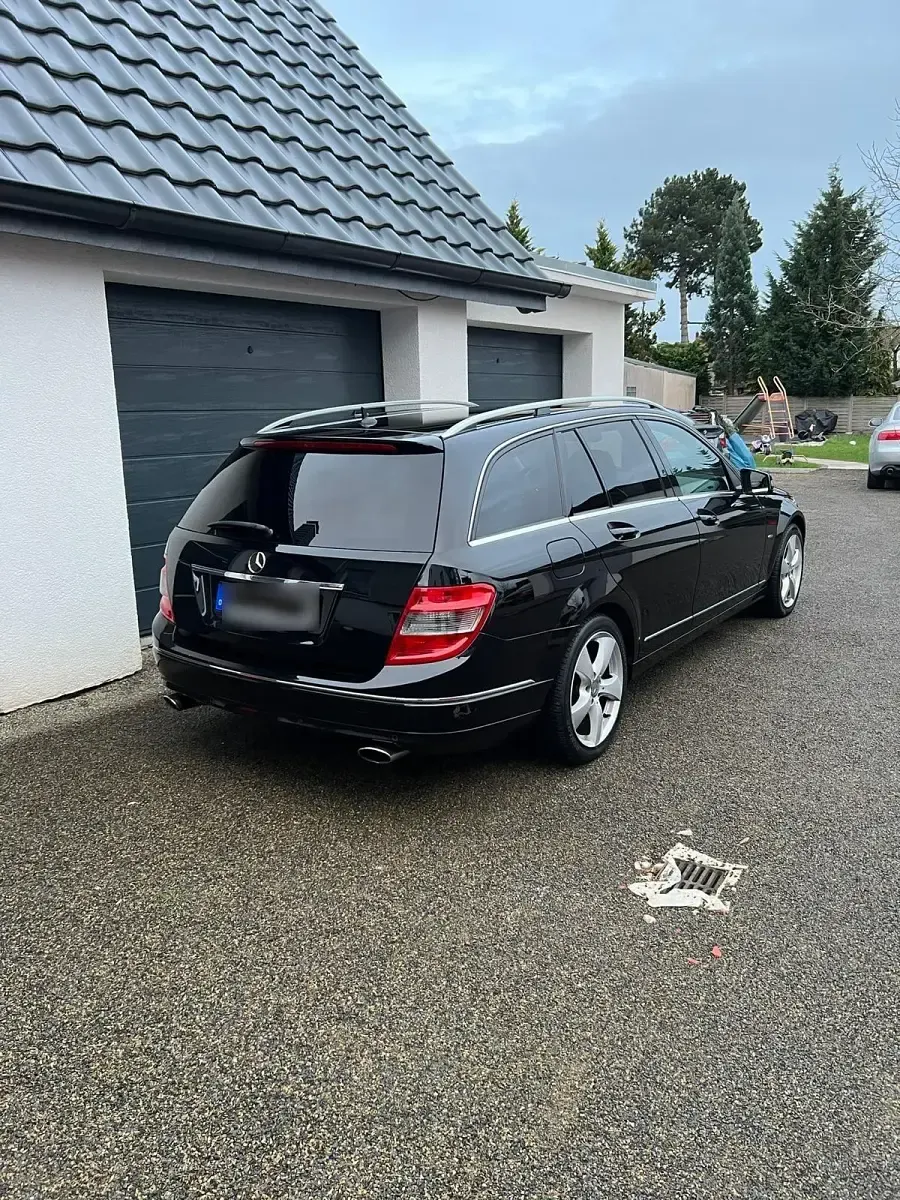 Gebraucht Mercedes C320 224 PS (164 kW) 2009 Schwarz Kombi