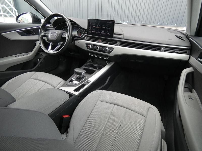 Gebraucht Audi A4 Advanced 163 PS (119 kW) 2021 Schwarz Limousine