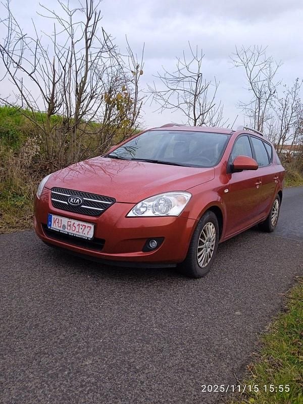 Rot Gebraucht 2008 Kia Ceed Sportswagon Kombi | 2.200 € (Fairer Preis) - Bild 1/4