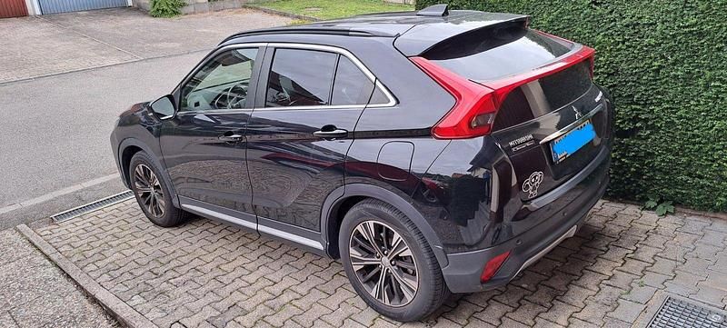 Schwarz Gebraucht 2019 Mitsubishi Eclipse Cross Diamant Edition SUV | 19.450 € (Fairer Preis) - Bild 1/4