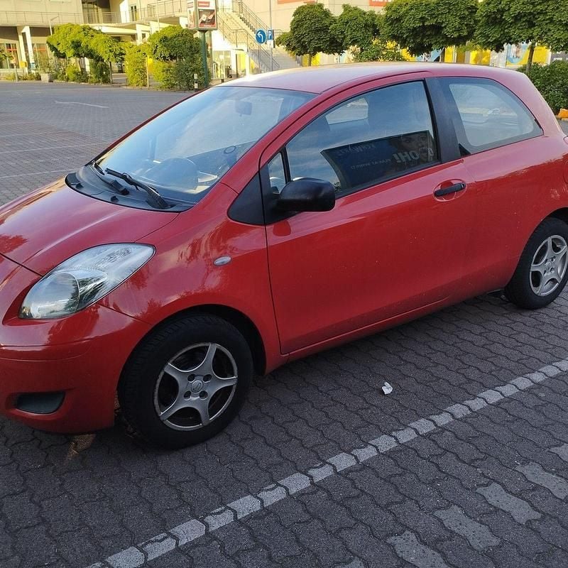 Rot Gebraucht 2010 Toyota Yaris Kleinwagen | 3.700 € (Fairer Preis) - Bild 1/4
