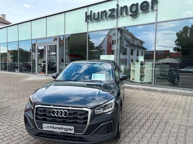 Grau Gebraucht 2022 Audi Q2 SUV | 20.490 € (Etwas zu teuer) - Bild 1/4