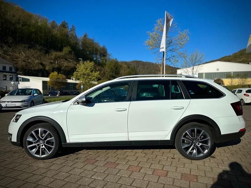 Gebraucht Skoda Octavia 184 PS (135 kW) 2019 Weiß Kombi